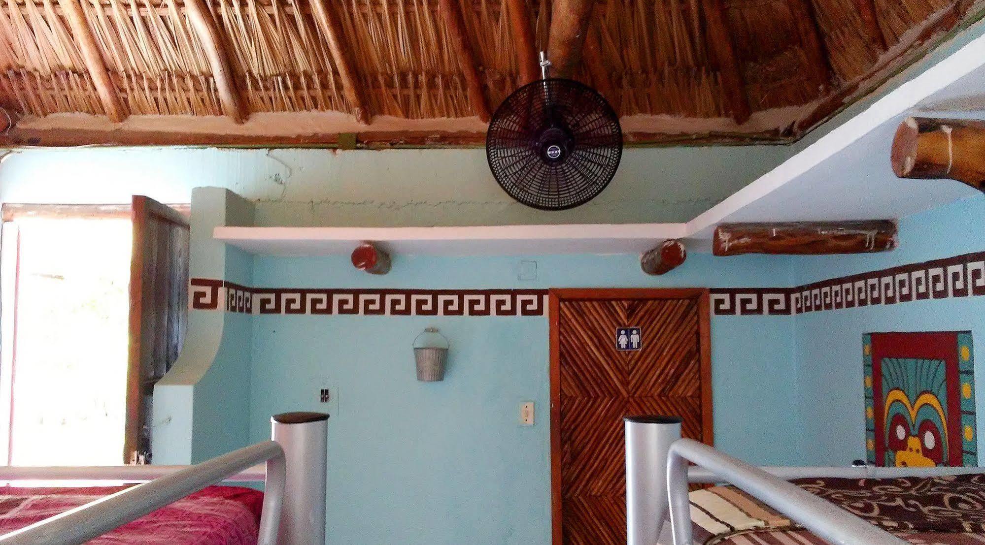 Mayan Hostel Cancún Extérieur photo